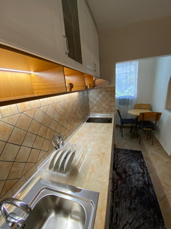 Lucas Apartment 2 Τίρανα Εξωτερικό φωτογραφία